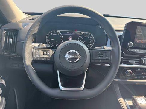 Used 2022 Nissan Pathfinder S AWD/4WD image 13