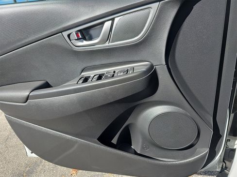 Used 2020 Hyundai Kona Limited image 30