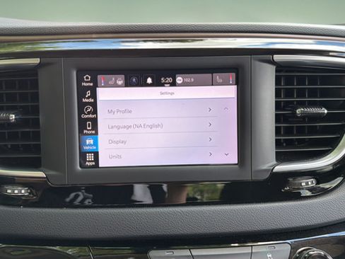 Used 2022 Chrysler Voyager LX FWD image 26