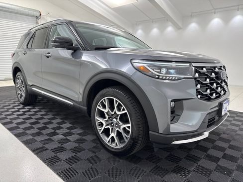 Used 2025 Ford Explorer Platinum w/ Ultimate Package AWD/4WD image 1