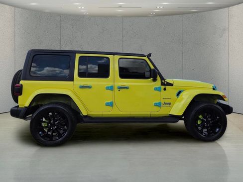 Used 2023 Jeep Wrangler Unlimited Sahara AWD/4WD image 6