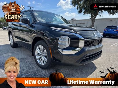 New 2025 Mitsubishi Outlander ES