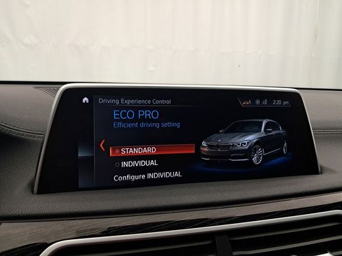 Used 2019 BMW 750i xDrive w/ M Sport Package image 34