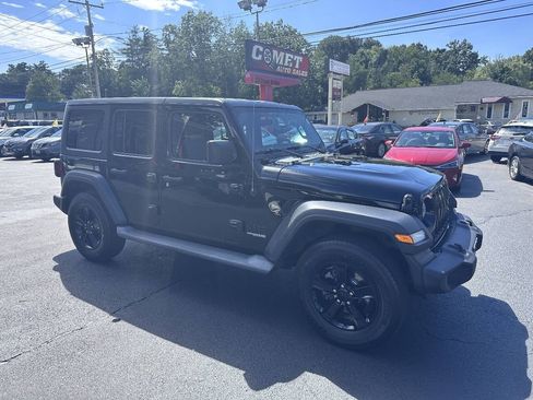 Used 2020 Jeep Wrangler Unlimited Sport AWD/4WD image 2