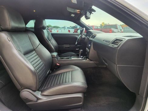 Used 2011 Dodge Challenger RWD image 15