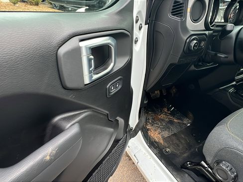 New 2026 Jeep Gladiator Sport image 15