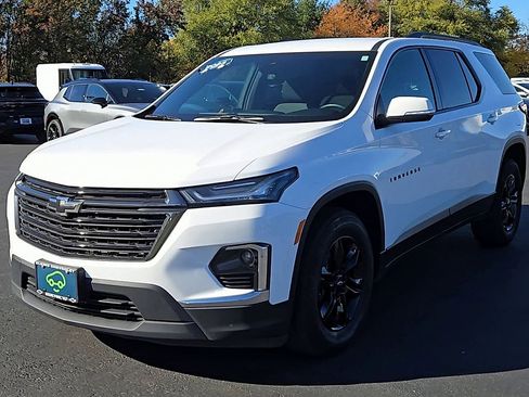 Used 2023 Chevrolet Traverse LT w/ Midnight/Sport Edition image 8