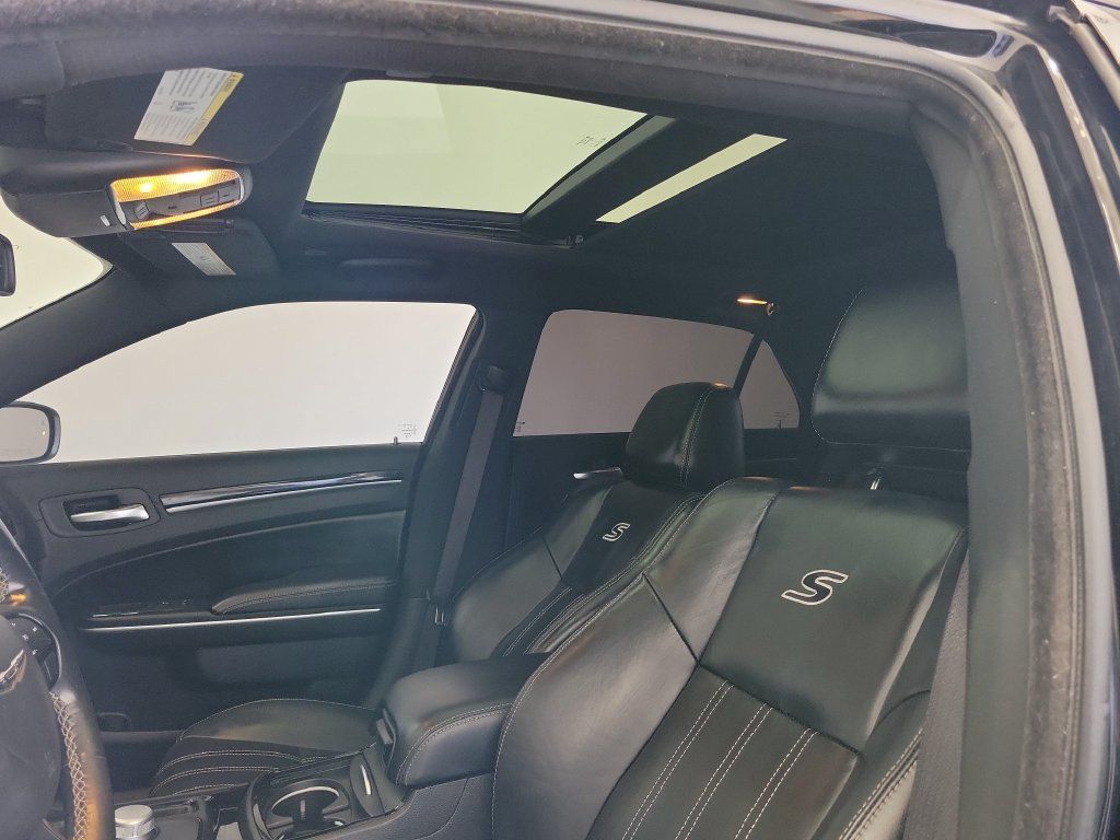 Used 2022 Chrysler 300 S RWD image 18
