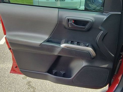 Used 2022 Toyota Tacoma SR5 w/ Technology Package RWD image 34