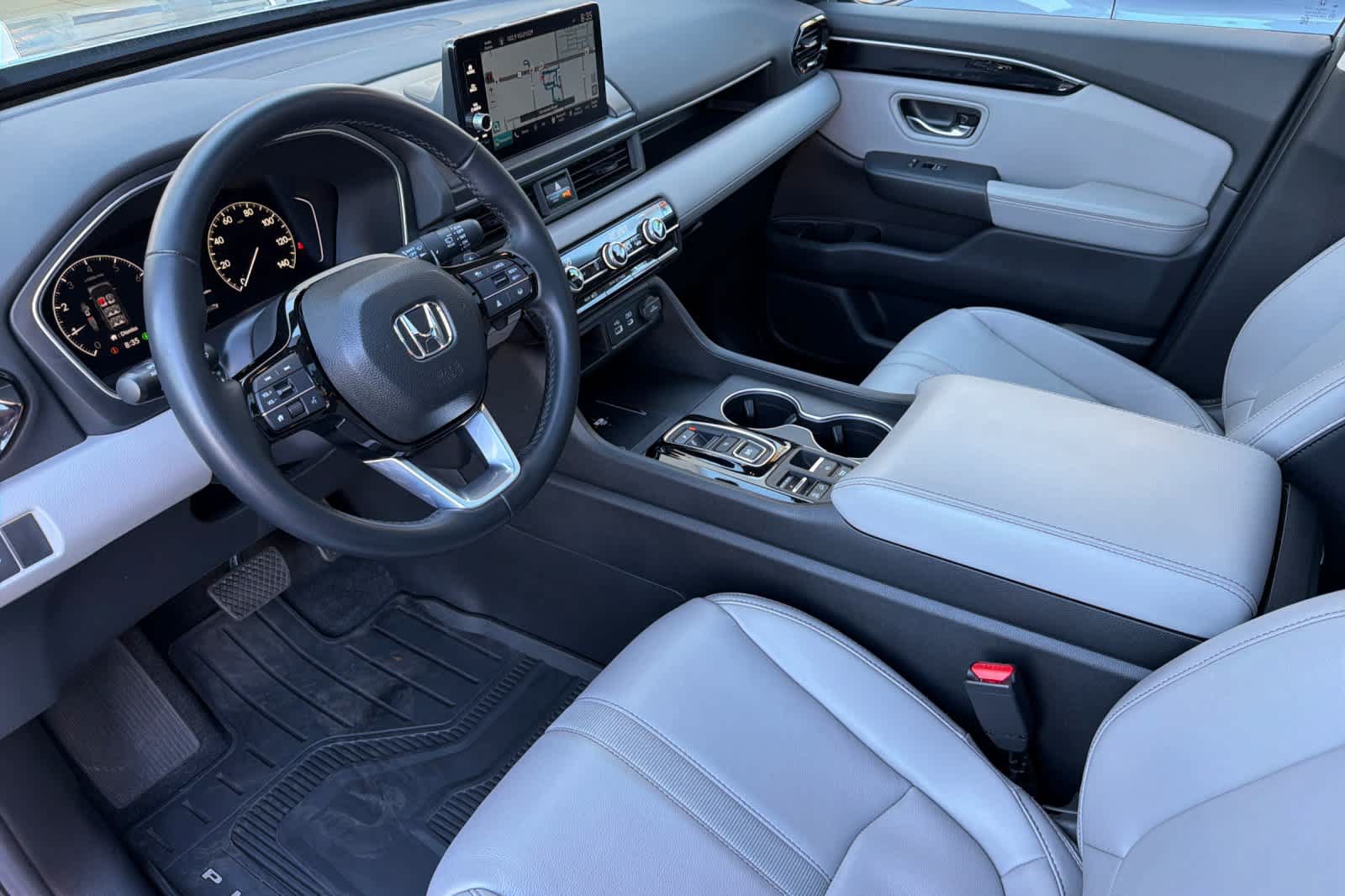Used 2023 Honda Pilot Touring image 13