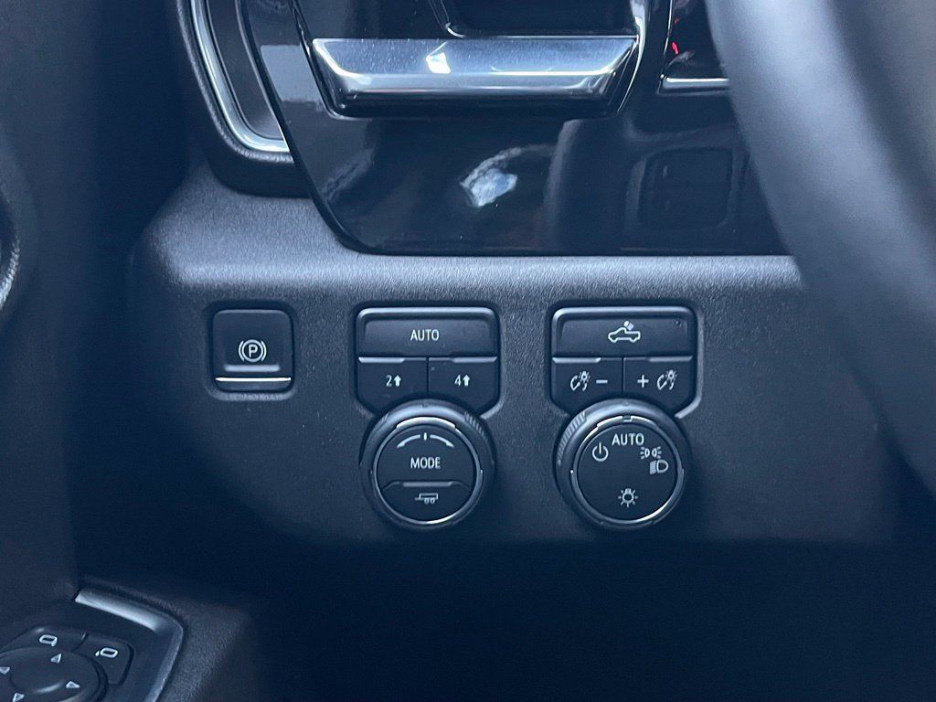Used 2024 Chevrolet Silverado 1500 LT w/ LPO, Liner Protection Package AWD/4WD image 21