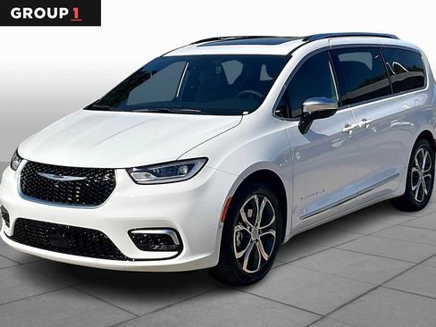 New 2026 Chrysler Pacifica Pinnacle image 1