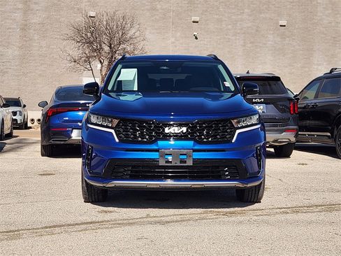 Certified 2023 Kia Sorento S image 2