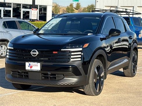 New 2026 Nissan Kicks SR w/ Cold Weather Package image 4