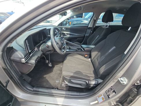 Used 2022 Hyundai Elantra SEL FWD image 10