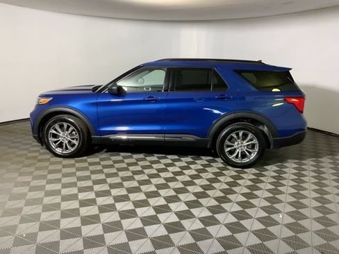 Used 2022 Ford Explorer XLT w/ Equipment Group 202A AWD/4WD image 11