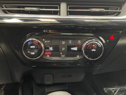 Used 2024 Chevrolet Trax RS w/ Sunroof Package image 5