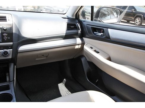 Used 2015 Subaru Legacy 2.5i Premium w/ Moonroof Package AWD/4WD image 10