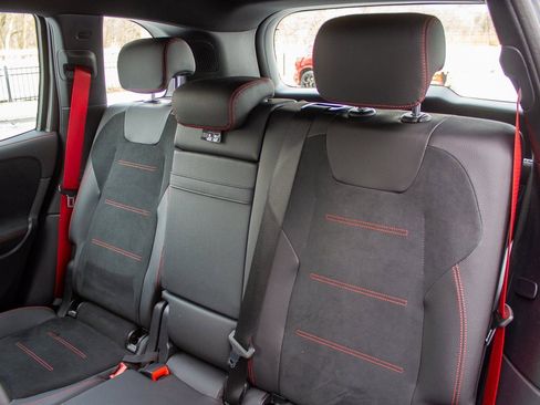 Used 2025 Mercedes-Benz GLB 35 AMG 4MATIC image 22