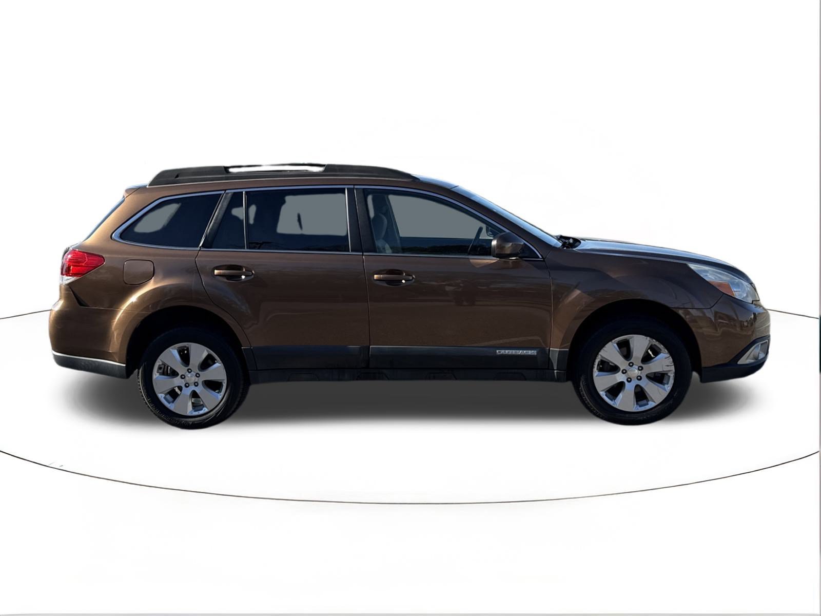 Used 2011 Subaru Outback 2.5i Premium w/ All-Weather Pkg AWD/4WD image 2