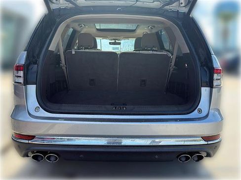 Used 2023 Lincoln Aviator Reserve w/ Equipment Group 201A RWD image 8