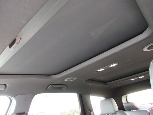Certified 2024 Buick Enclave Essence w/ Experience Buick Package AWD/4WD image 10