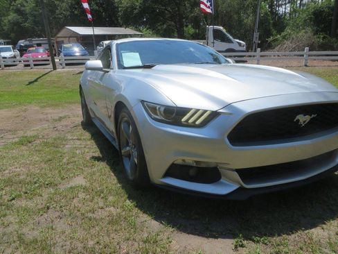 Used 2016 Ford Mustang Coupe RWD image 4