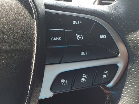 Used 2017 Jeep Grand Cherokee SRT AWD/4WD image 11