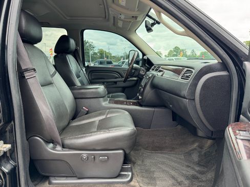 Used 2014 GMC Sierra 3500 Denali AWD/4WD image 17