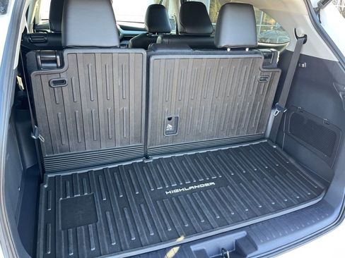 Used 2022 Toyota Highlander Limited AWD/4WD image 24