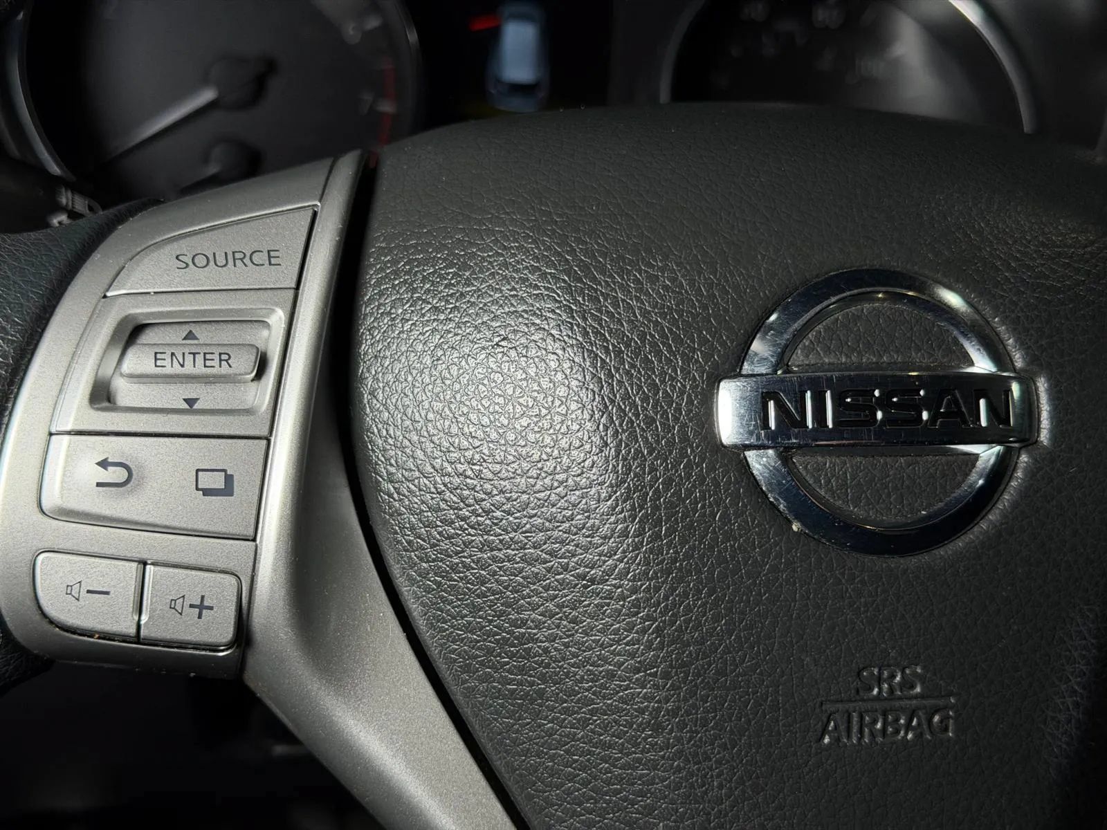 Used 2016 Nissan Rogue S FWD image 29