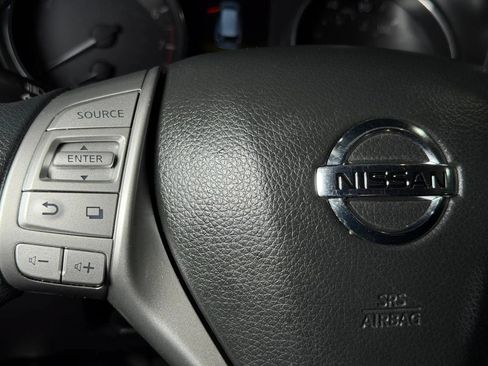 Used 2016 Nissan Rogue S FWD image 29