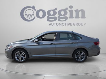 Used 2023 Volkswagen Jetta SE w/ Panoramic Sunroof Package