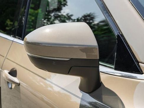 Used 2024 Nissan Pathfinder Platinum w/ Black Appearance Package image 18