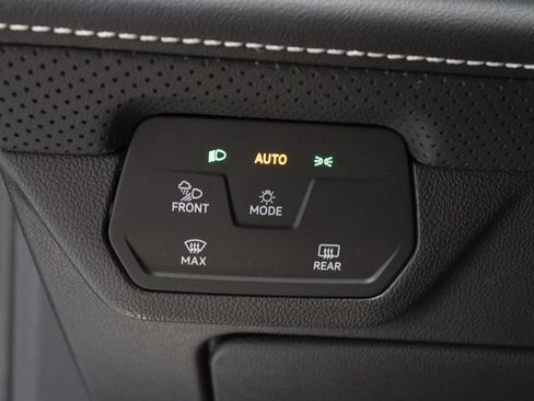 Used 2024 Volkswagen Atlas SEL Premium R-Line AWD/4WD image 29