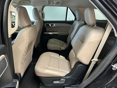Used 2023 Ford Explorer XLT w/ Equipment Group 202A image 20