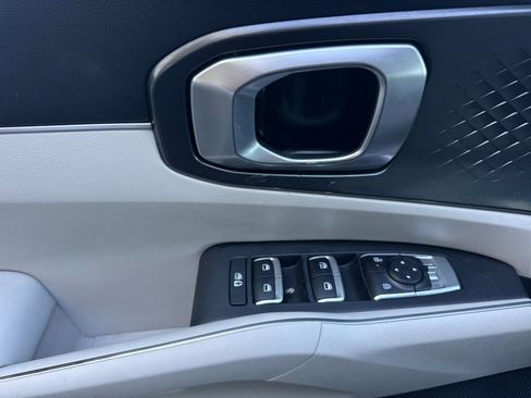 Used 2025 Kia Sorento S w/ Panoramic Sunroof Package image 10
