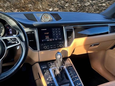 Used 2018 Porsche Macan image 6