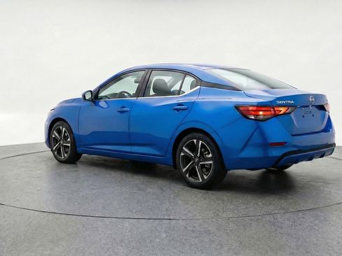 Used 2025 Nissan Sentra SV image 6