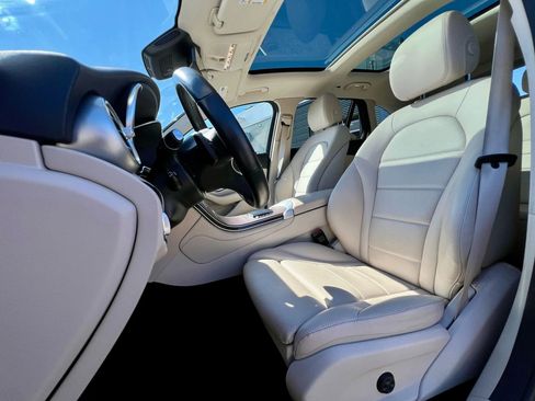 Used 2022 Mercedes-Benz GLC 300 4MATIC w/ Multimedia Package Lite image 22