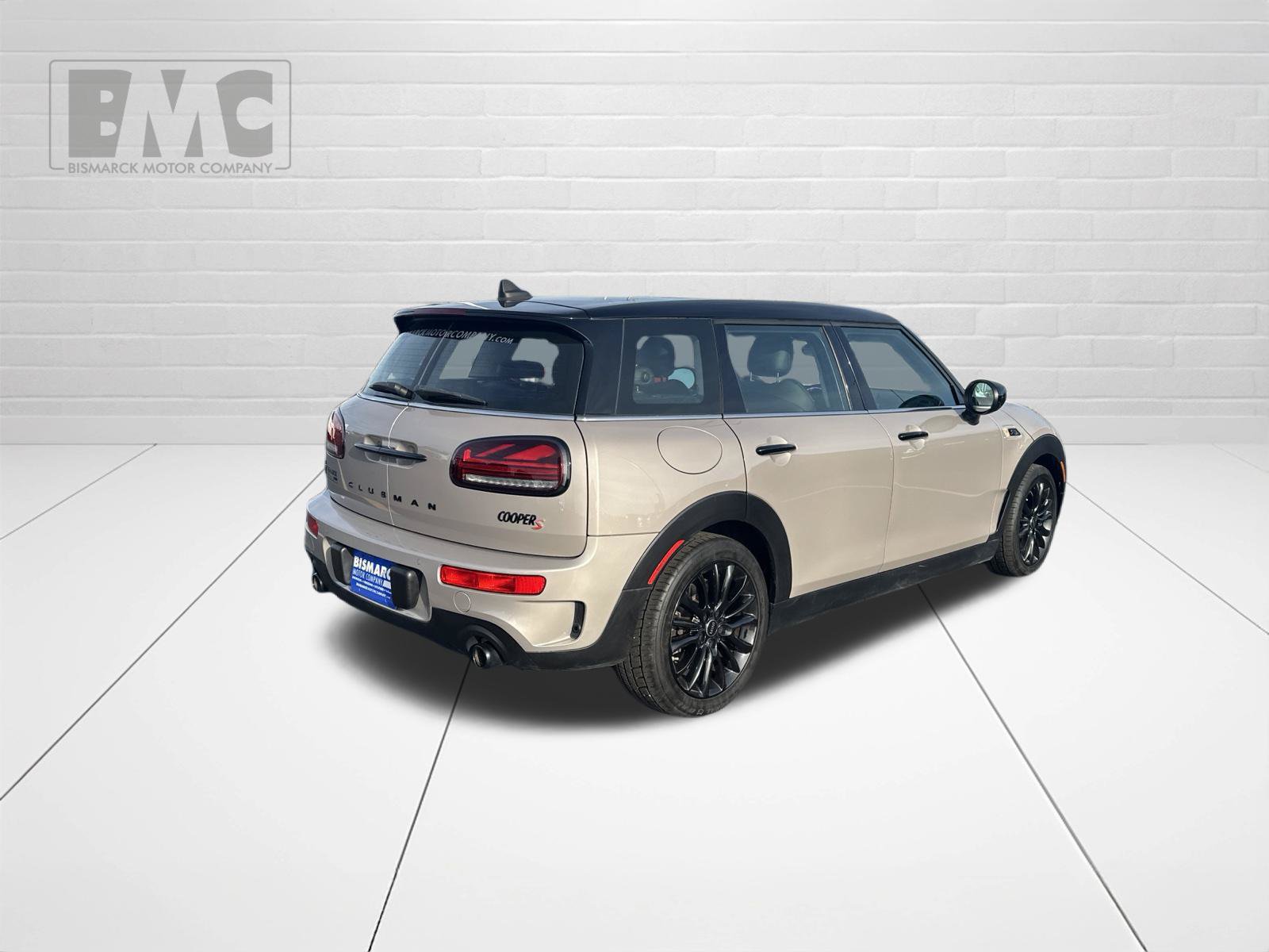 Used 2023 MINI Cooper Clubman S w/ Premium Package FWD image 3