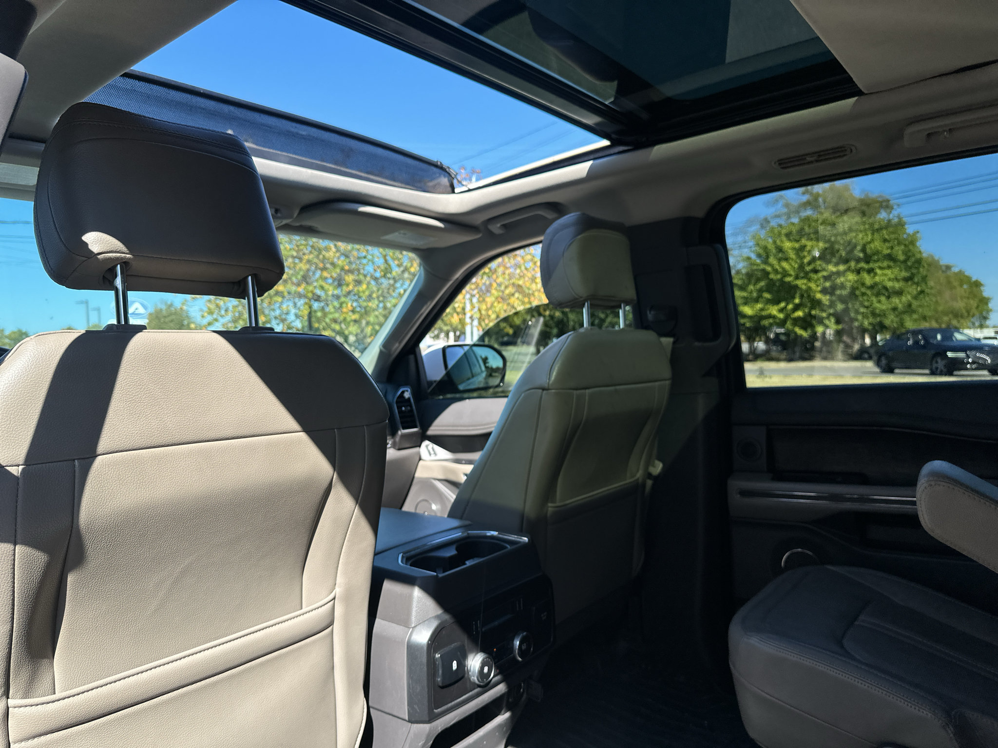 Used 2019 Ford Expedition Max Limited w/ Equipment Group 301A RWD image 17