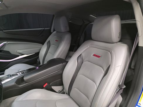 Used 2017 Chevrolet Camaro SS RWD image 32