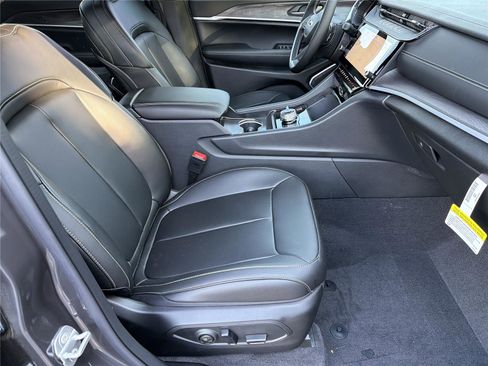 New 2026 Jeep Grand Cherokee L Limited AWD/4WD image 10
