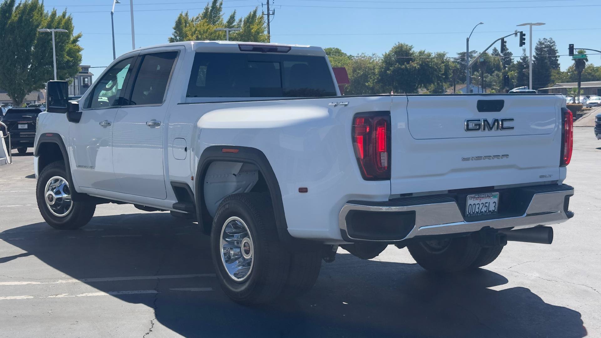 Used 2022 GMC Sierra 3500 SLT w/ SLT Convenience Package AWD/4WD image 6