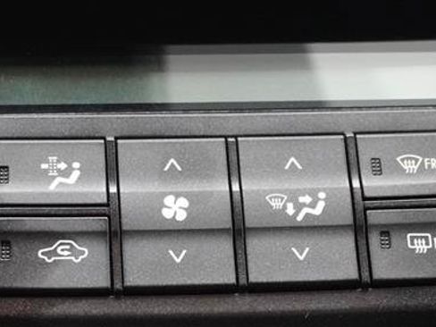 Used 2017 Toyota RAV4 SE AWD/4WD image 16