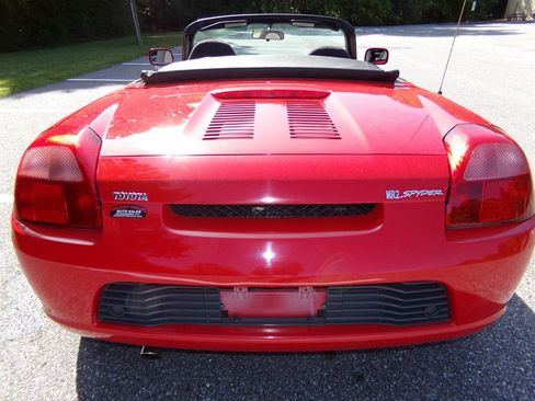 Used 2000 Toyota MR2 image 4