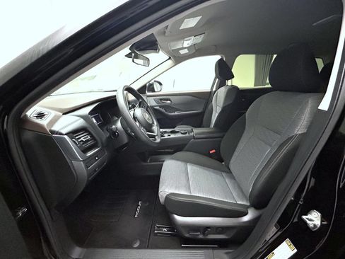 Used 2023 Nissan Rogue SV AWD/4WD image 10