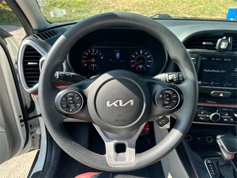 Used 2022 Kia Soul LX image 38