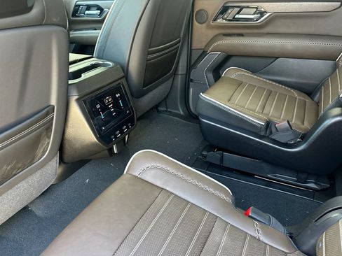 New 2026 GMC Yukon XL Denali Ultimate AWD/4WD image 12
